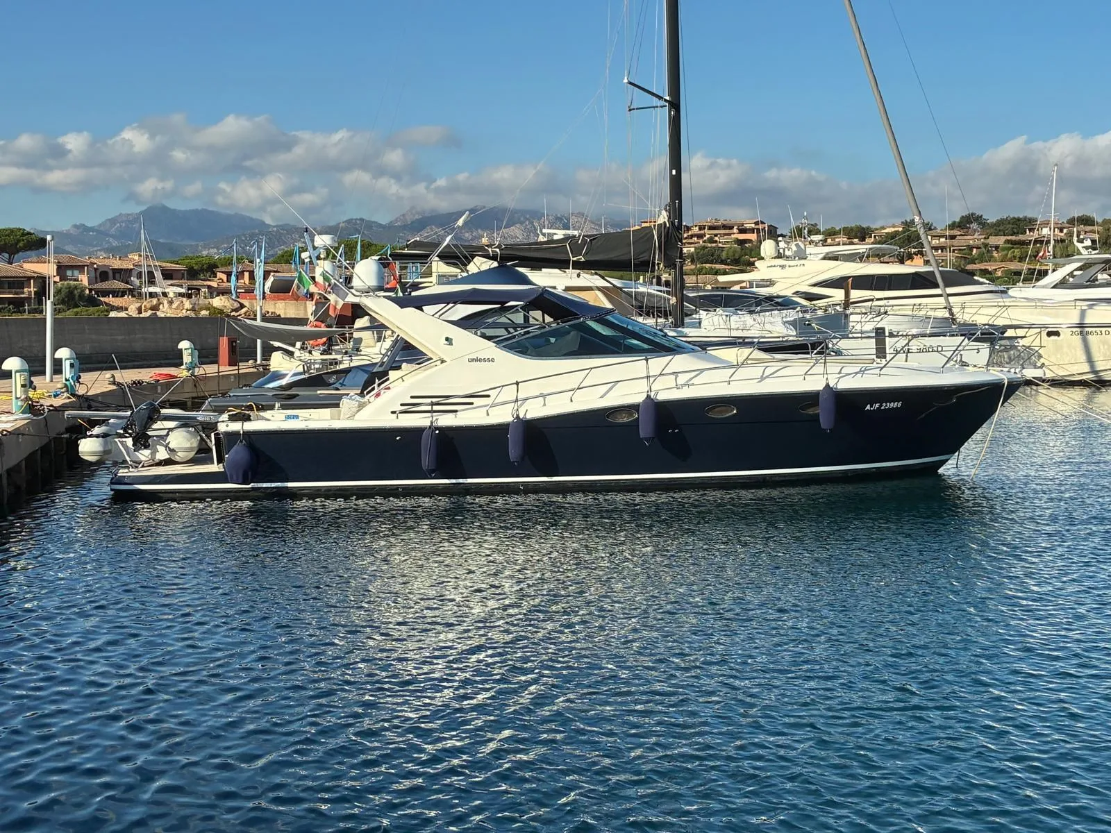 Uniesse 48 Open gebraucht - Foto 1