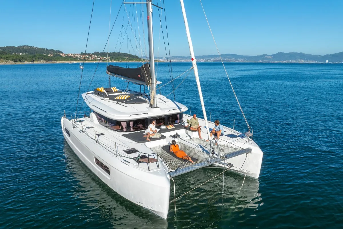 Lagoon 43 new boat - photo 1