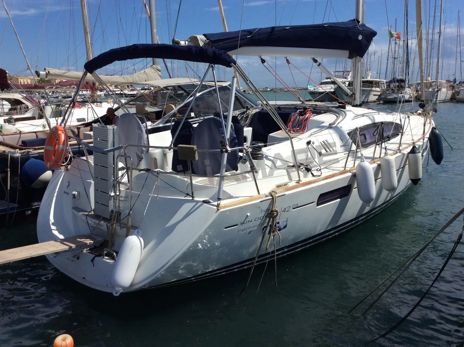Jeanneau SUN ODYSSEY 42 DS used - photo 1 Jeanneau SUN ODYSSEY 42 DS used - photo 1