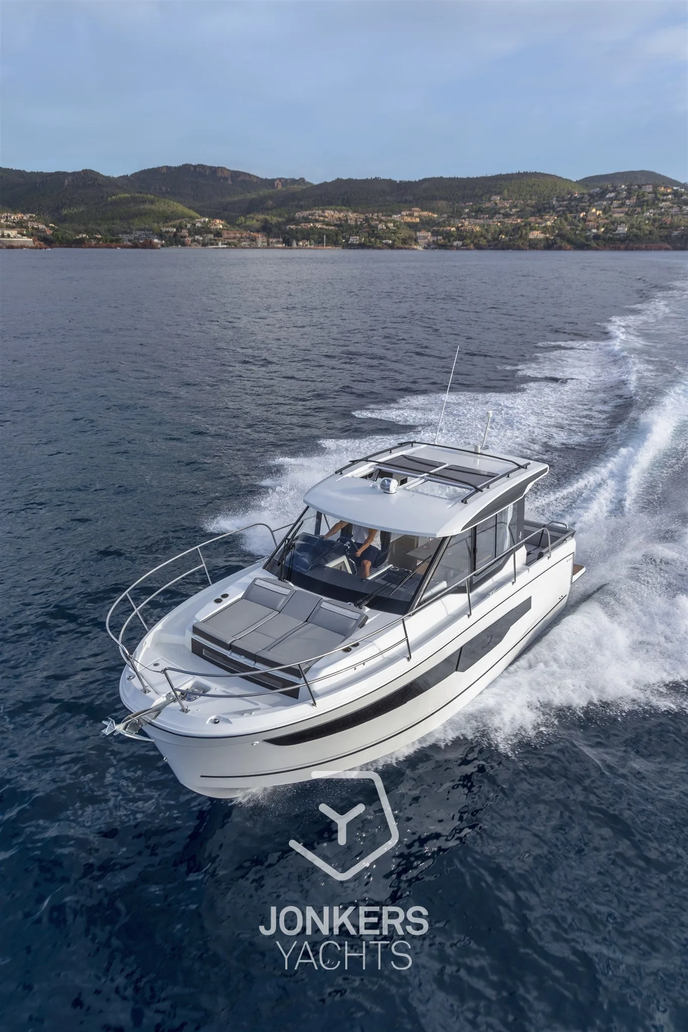 Jeanneau Merry Fisher 895 S2 used - photo 1 Jeanneau Merry Fisher 895 S2 used - photo 1