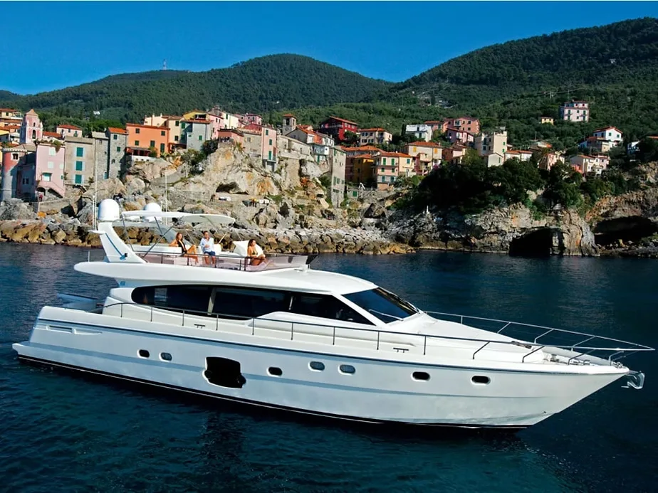 Ferretti Yachts 830 used - photo 1
