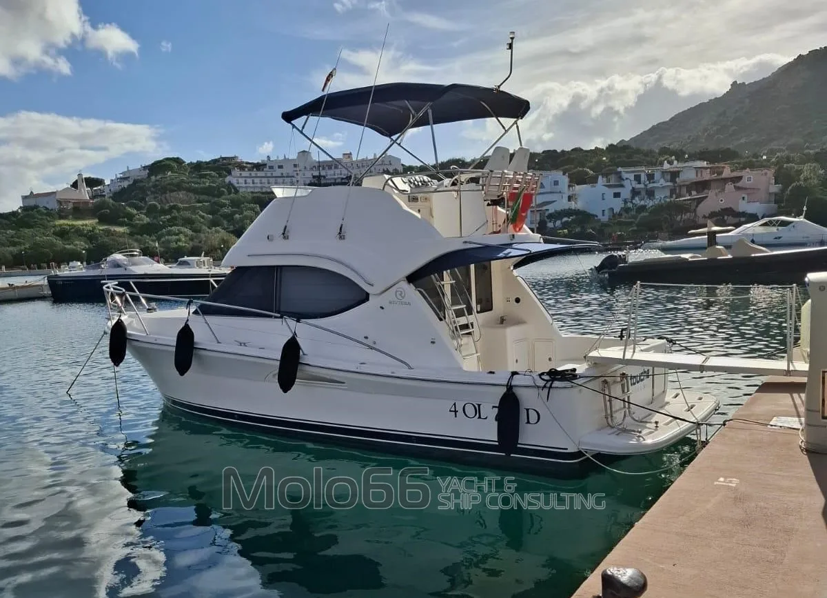 Riviera 33 Flybridge used - photo 1