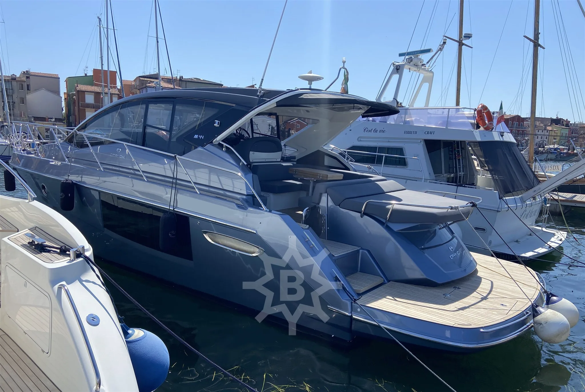 Cranchi M44 HT used - photo 1