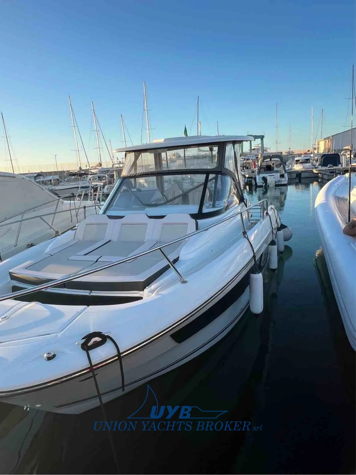 Jeanneau CAP CAMARAT 9.0 WA new boat - photo 1