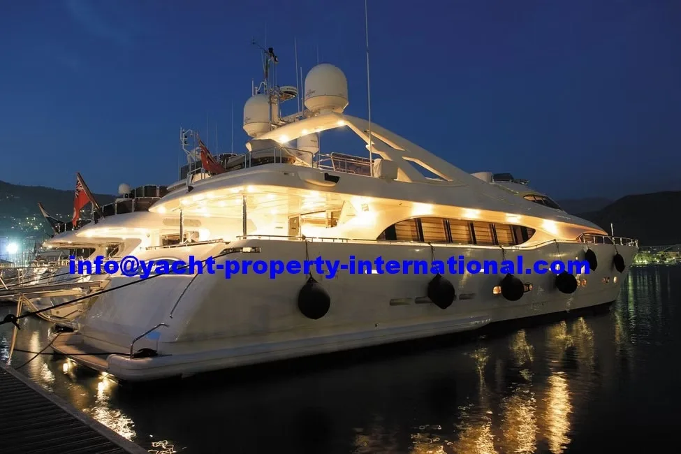 Ferretti Yachts 34m usato - foto 1
