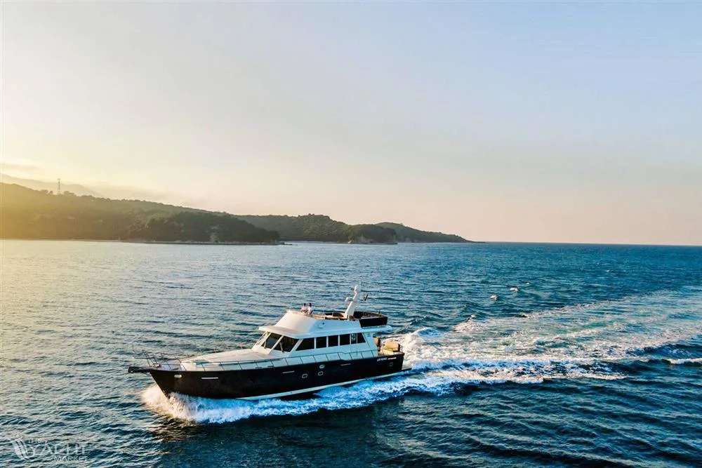 Explorer Trawler 65 usato - foto 1