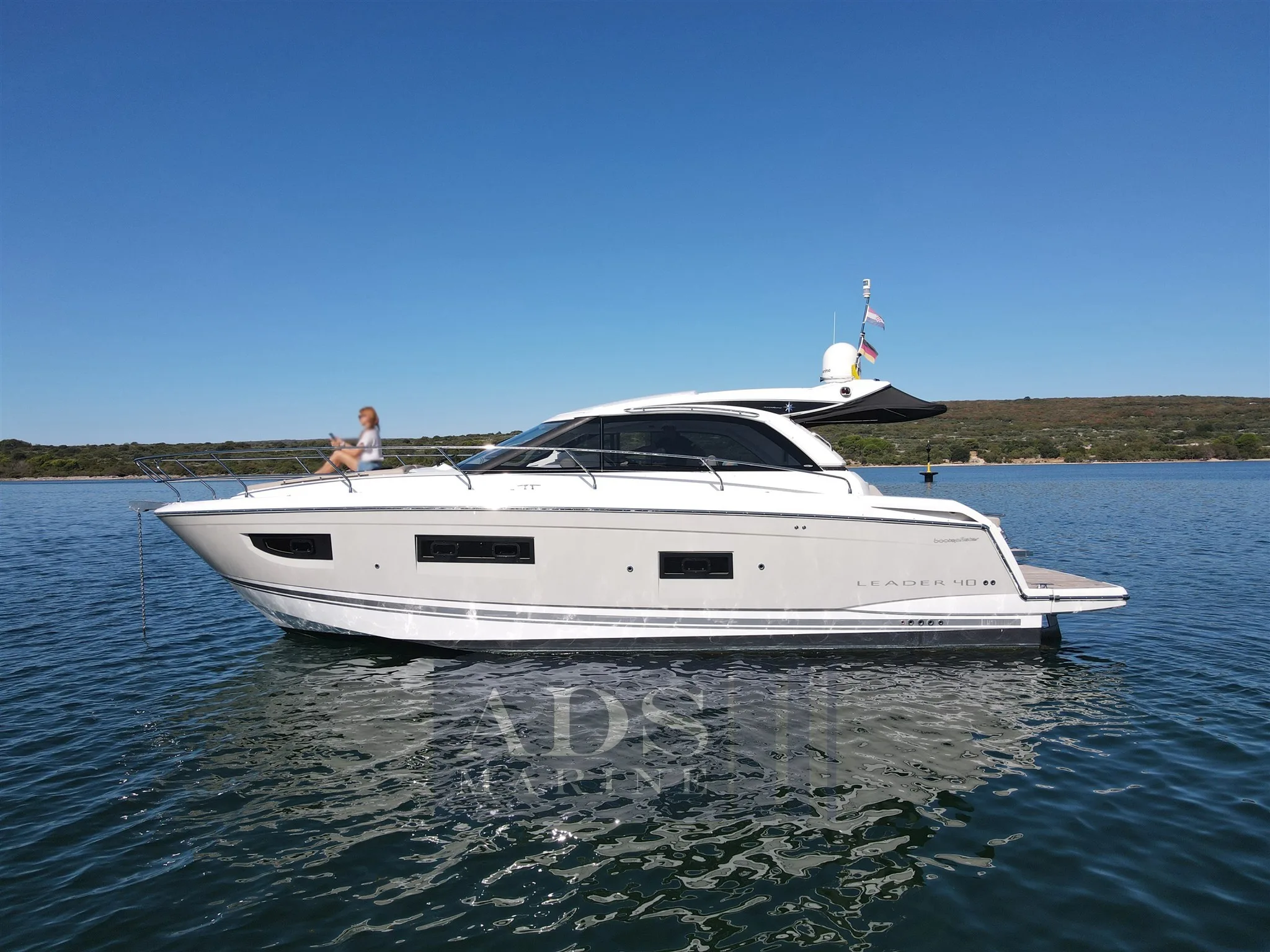 Jeanneau Leader 40 used - photo 1