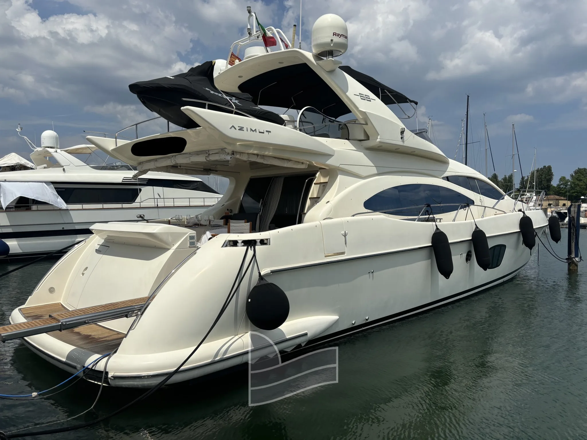 Azimut 68 d'occasion - photo 1